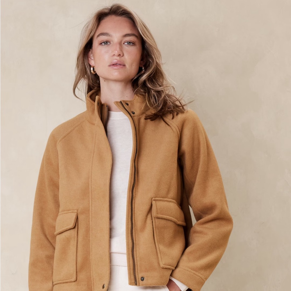 Banana Republic camel jacket- BRUSHED HEAVY KNIT: perfect for cold weather.